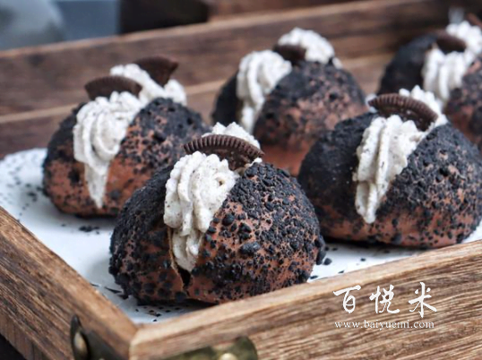 可可酥粒奶油面包，全家老少都喜歡的面包，早餐下午茶都選它